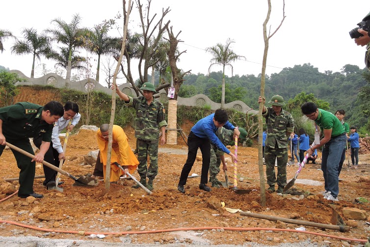 Chương[-]trình[-]“Trồng[-]1000[-]cây[-]hoa[-]ngọc[-]lan”[-]đến[-]với[-]chùa[-]Tân[-]Thanh,[-]Lạng[-]Sơn[-]